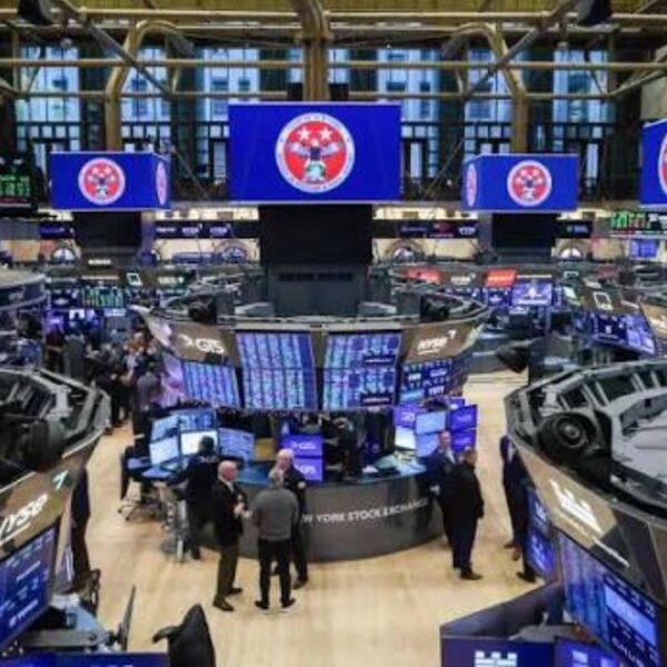 Dow, S&P 500 Hit Fresh Record Highs as Iran Deal Hopes Lift Markets, Nasdaq Slips